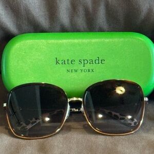 Kate Spade Brown Sunglasses with hard case and cleaning cloth. NWOT